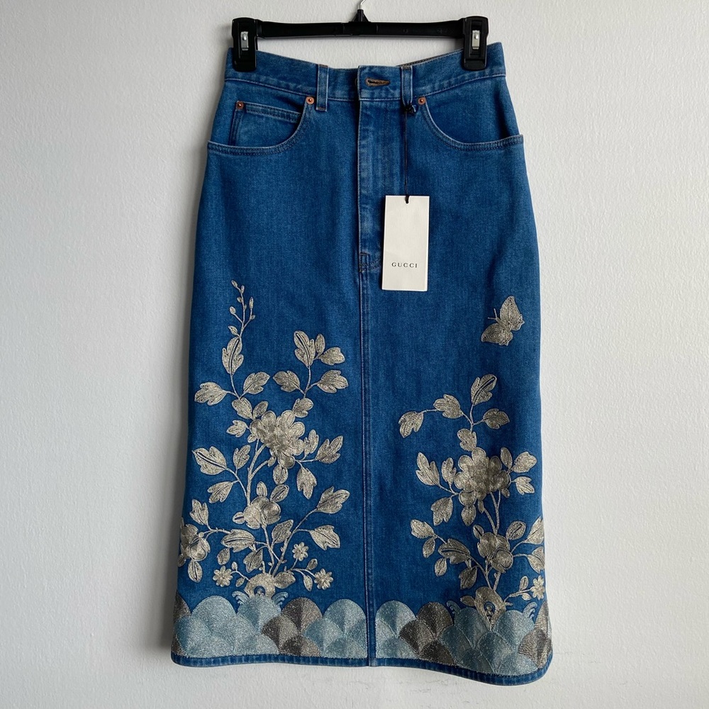 Gucci embroidered denim skirt size 38 new, rare